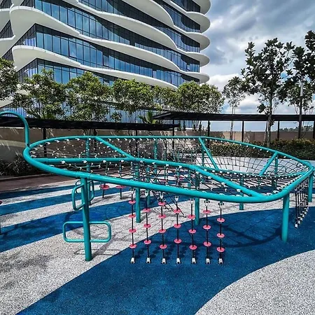 A Stylish & Comfy 2Br Klgcc Apt Free Parking